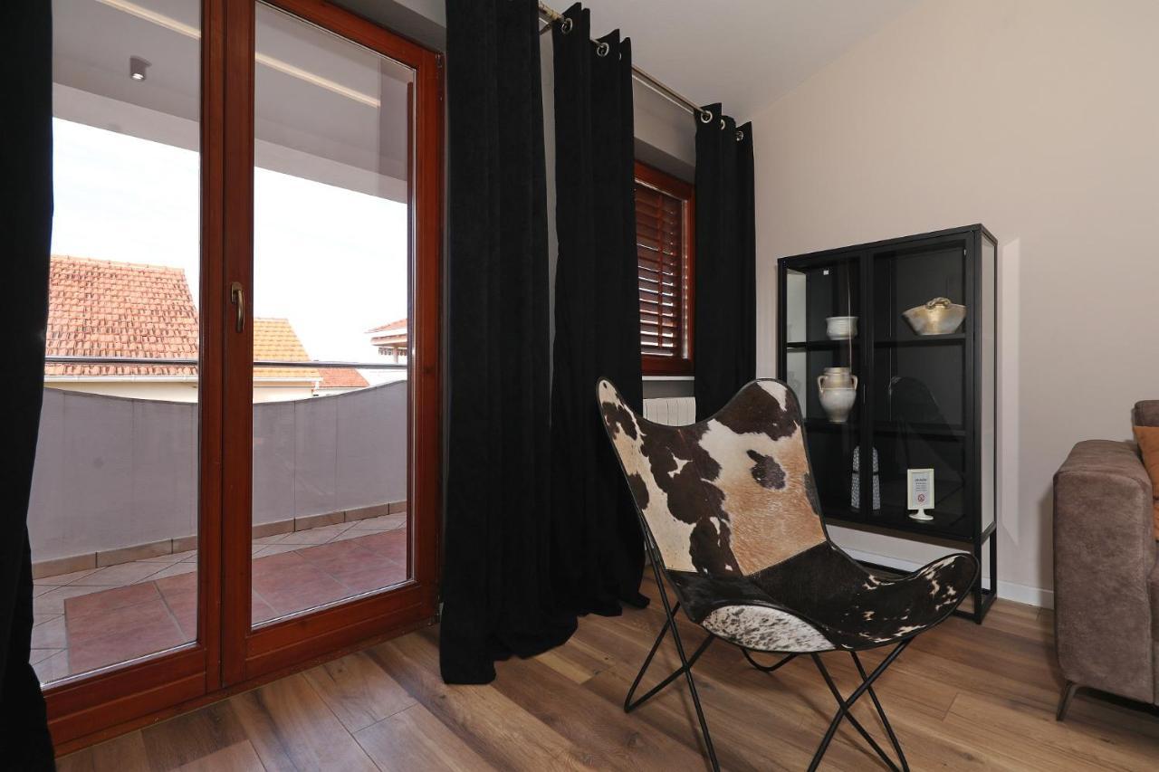 Apartments "Villa Antisin" With Heated Pool Zadar Exterior foto